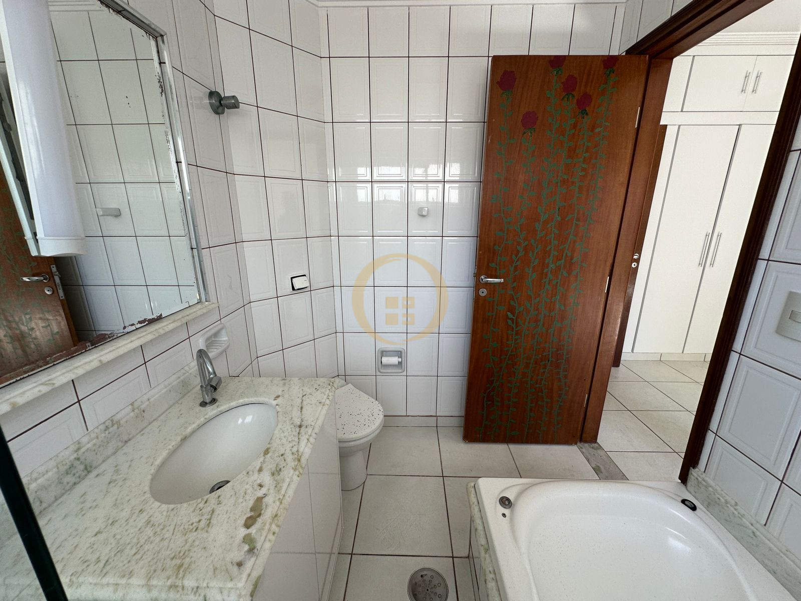 Apartamento na Praia da Pitanguerias - Guarujá