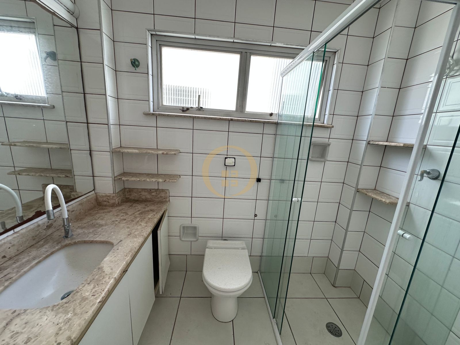 Apartamento na Praia da Pitanguerias - Guarujá