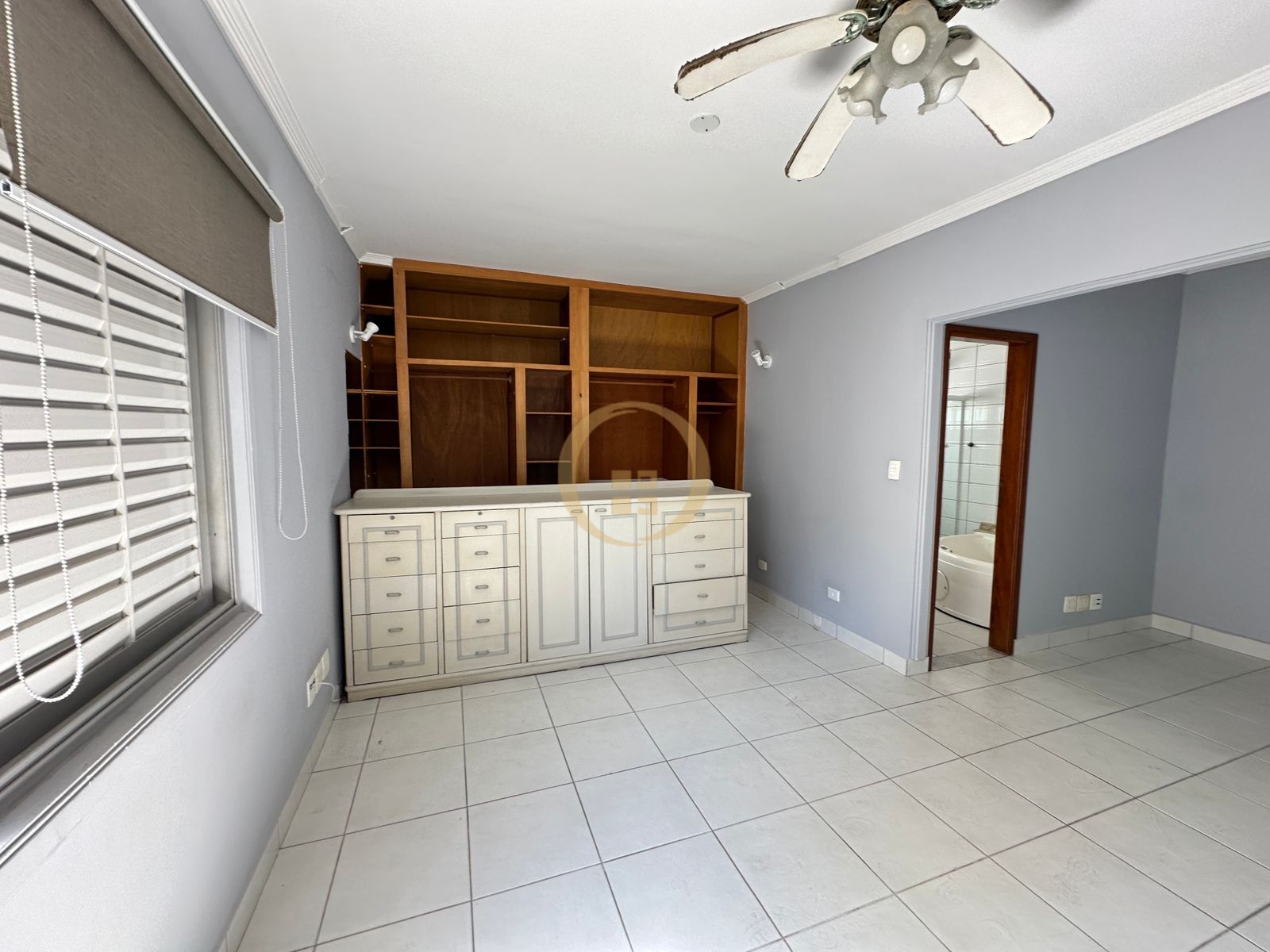 Apartamento na Praia da Pitanguerias - Guarujá