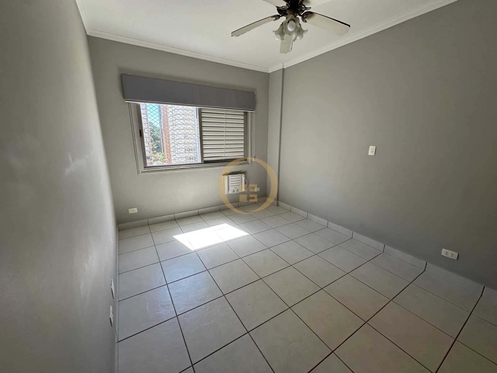 Apartamento na Praia da Pitanguerias - Guarujá