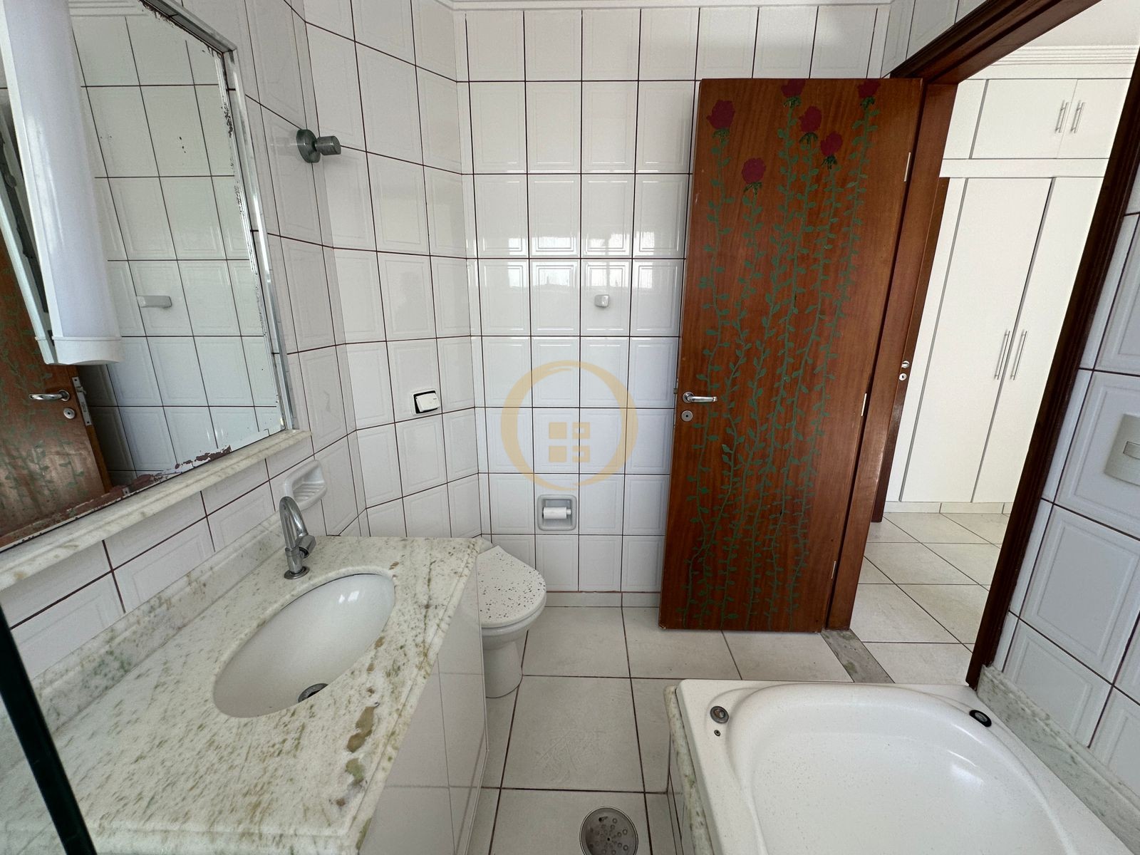 Apartamento na Praia da Pitanguerias - Guarujá