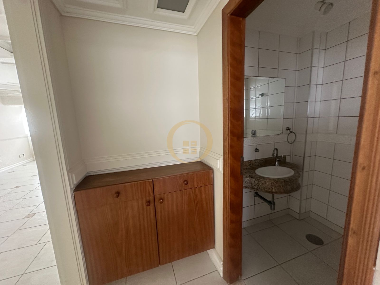 Apartamento na Praia da Pitanguerias - Guarujá