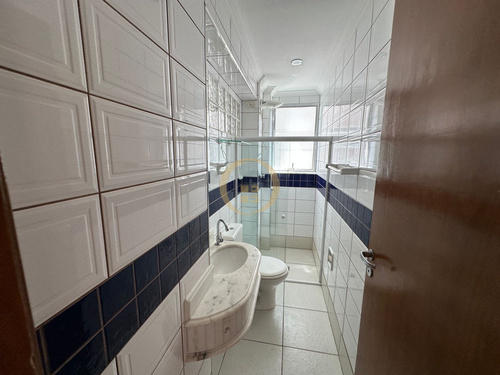 Apartamento à 50 Metros da Praia da Pitangueiras, Guarujá-SP