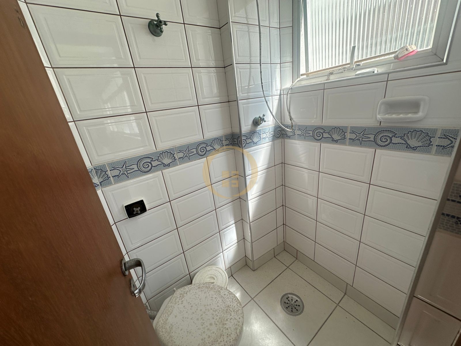 Apartamento à 50 Metros da Praia da Pitangueiras, Guarujá-SP