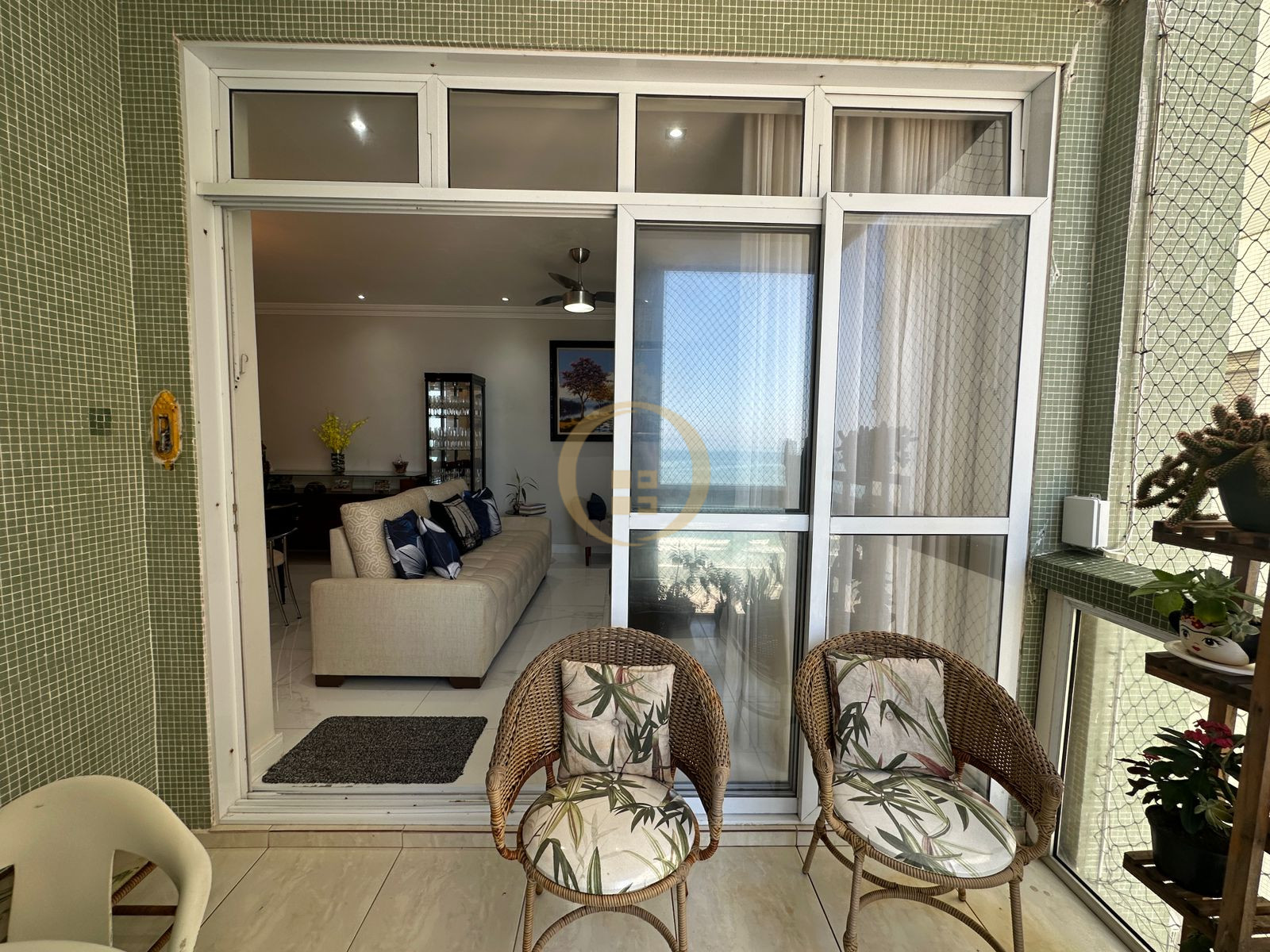 Apartamento Frente ao Mar nas Pitangueiras, Guarujá - SP