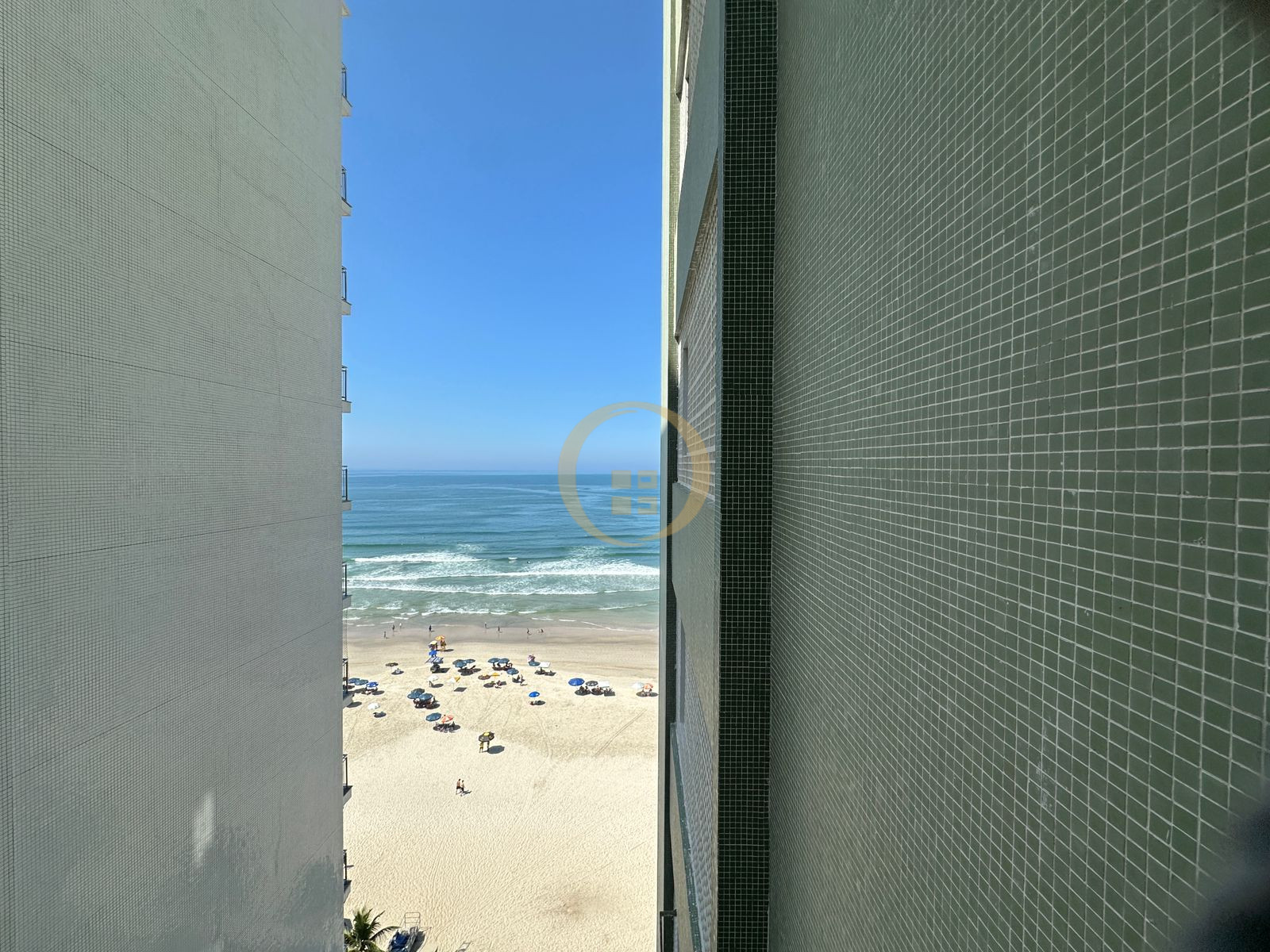 Apartamento Frente ao Mar nas Pitangueiras, Guarujá - SP
