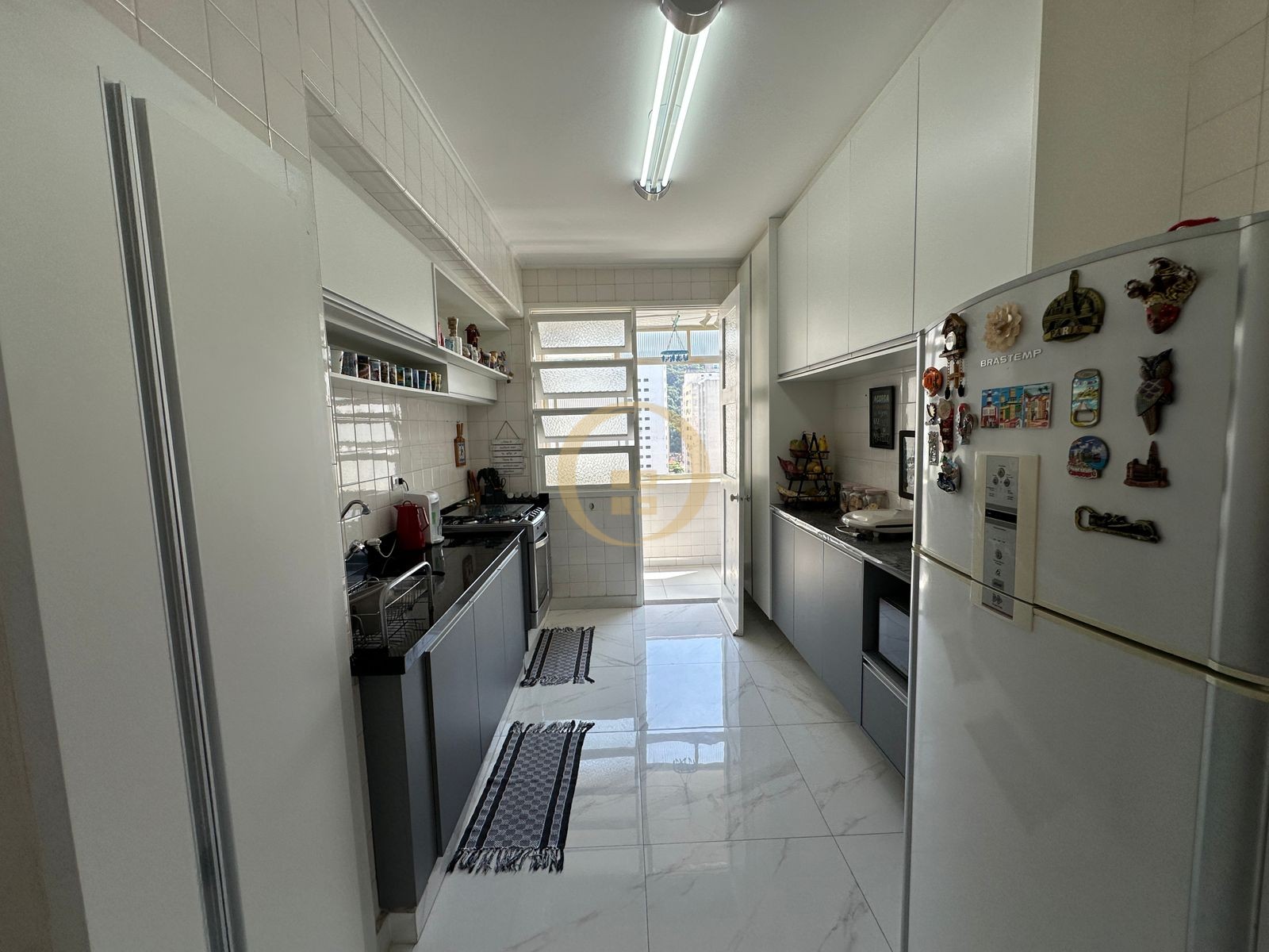 Apartamento Frente ao Mar nas Pitangueiras, Guarujá - SP
