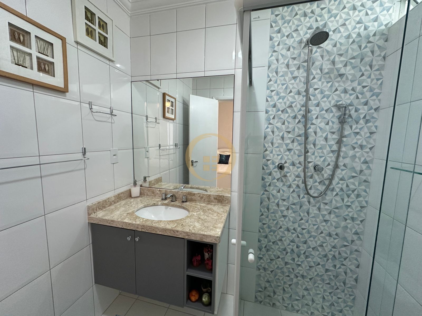 Apartamento Frente ao Mar nas Pitangueiras, Guarujá - SP
