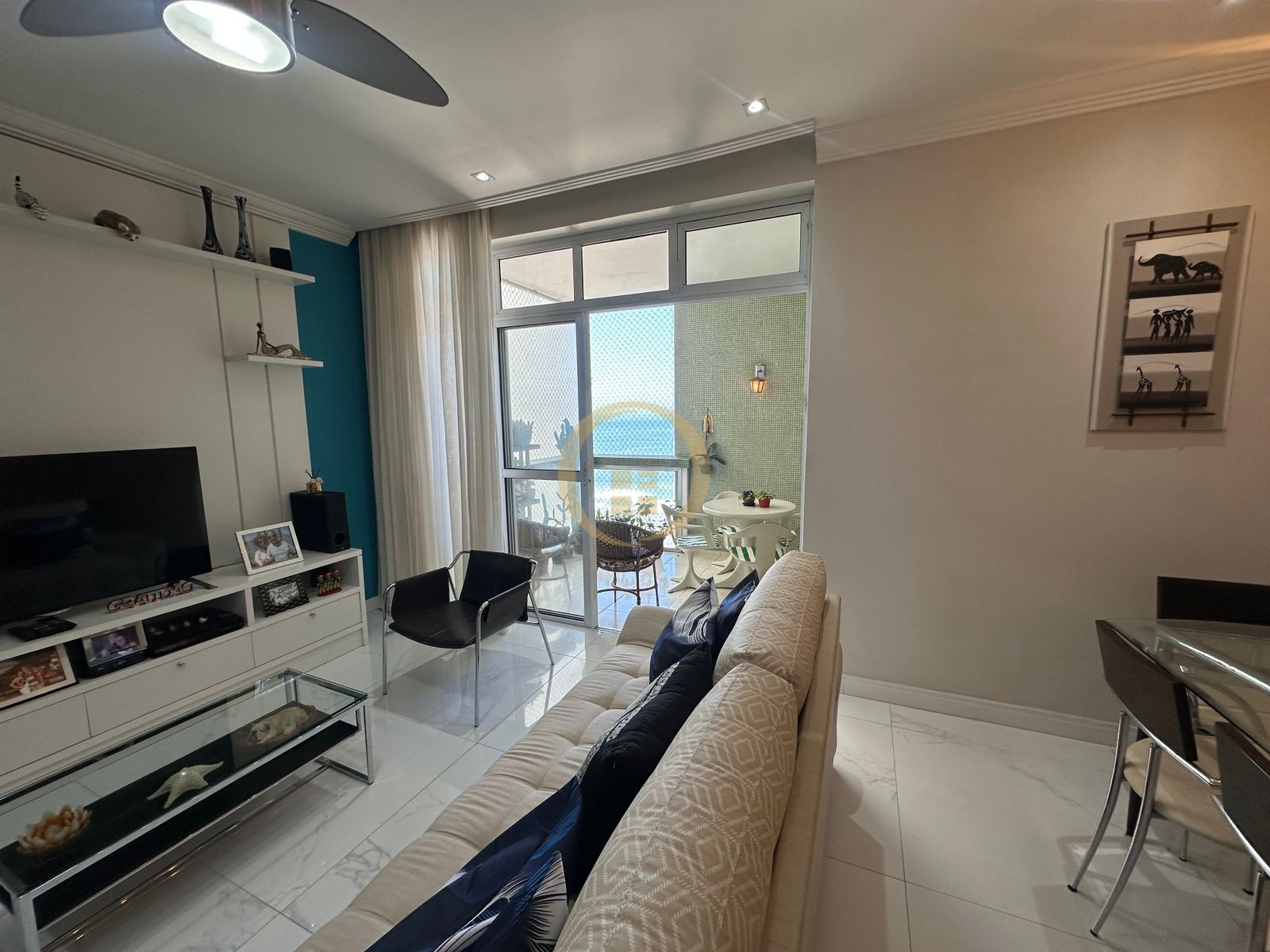 Apartamento Frente ao Mar nas Pitangueiras, Guarujá - SP