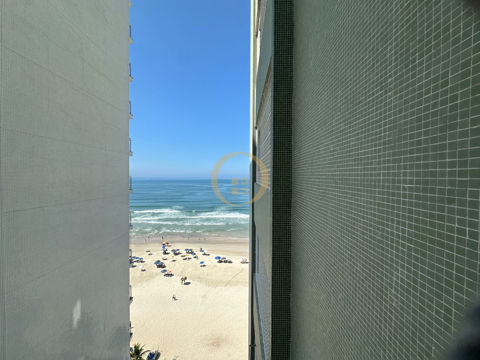 Apartamento Frente ao Mar nas Pitangueiras, Guarujá - SP