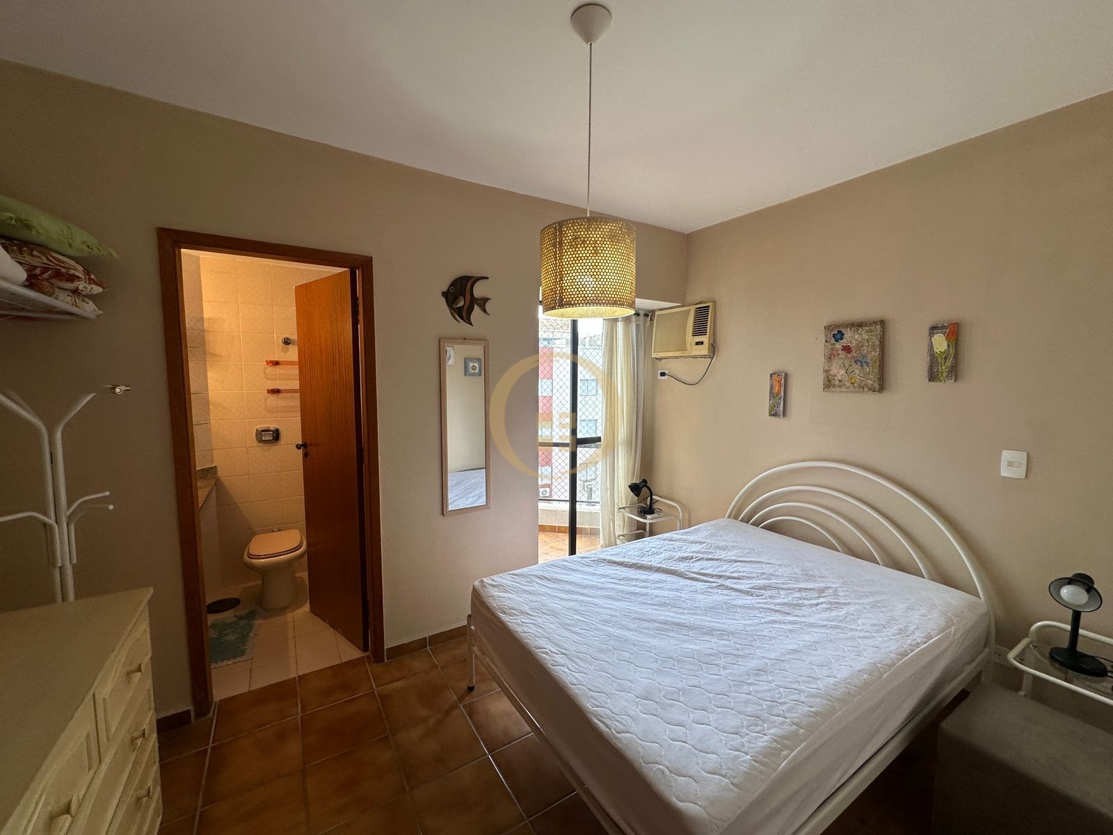 Apartamento na Praia da Enseada, Guarujá - SP