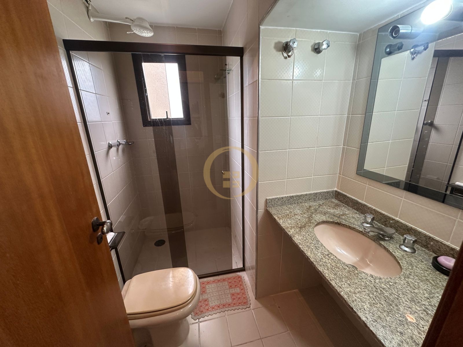 Apartamento na Praia da Enseada, Guarujá - SP