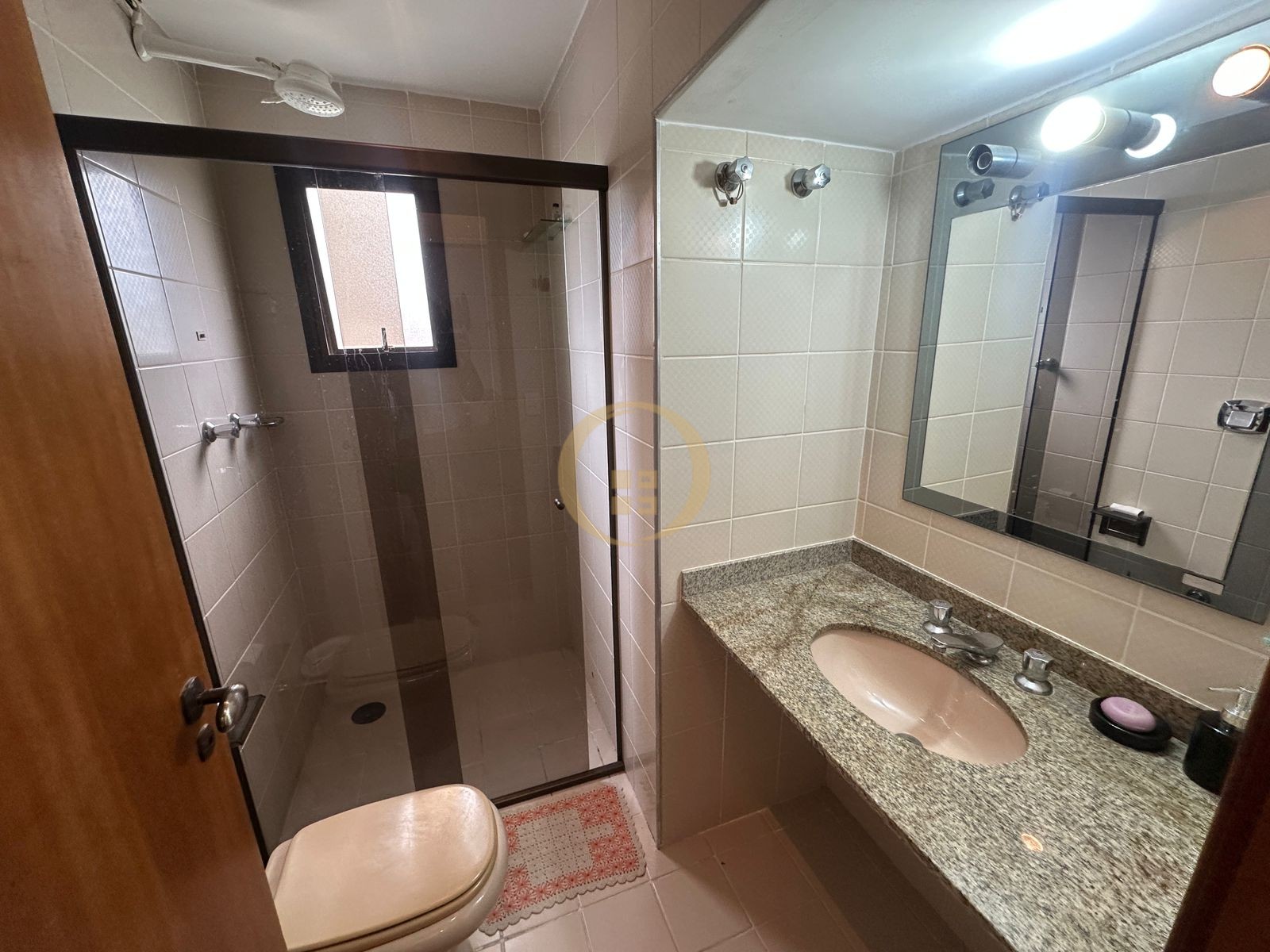 Apartamento na Praia da Enseada, Guarujá - SP