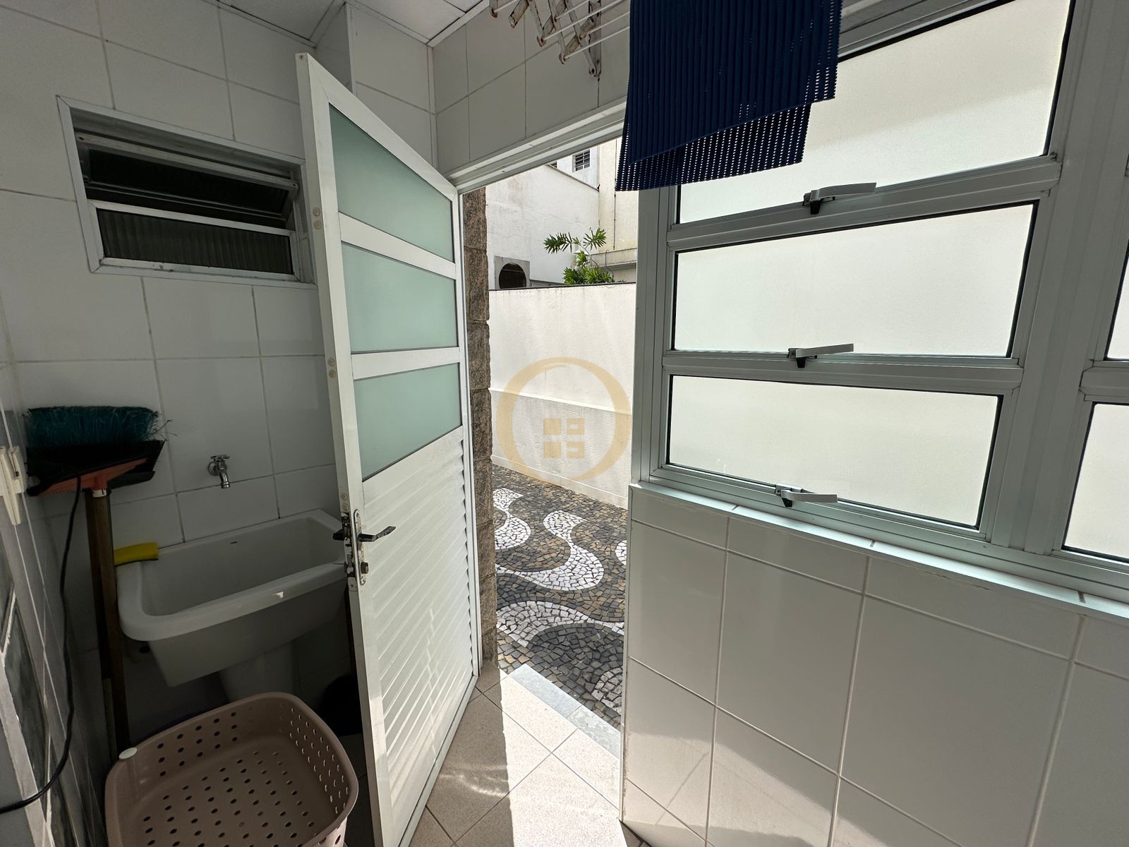 Apartamento Frente ao Mar nas Pitangueiras, Guarujá - SP