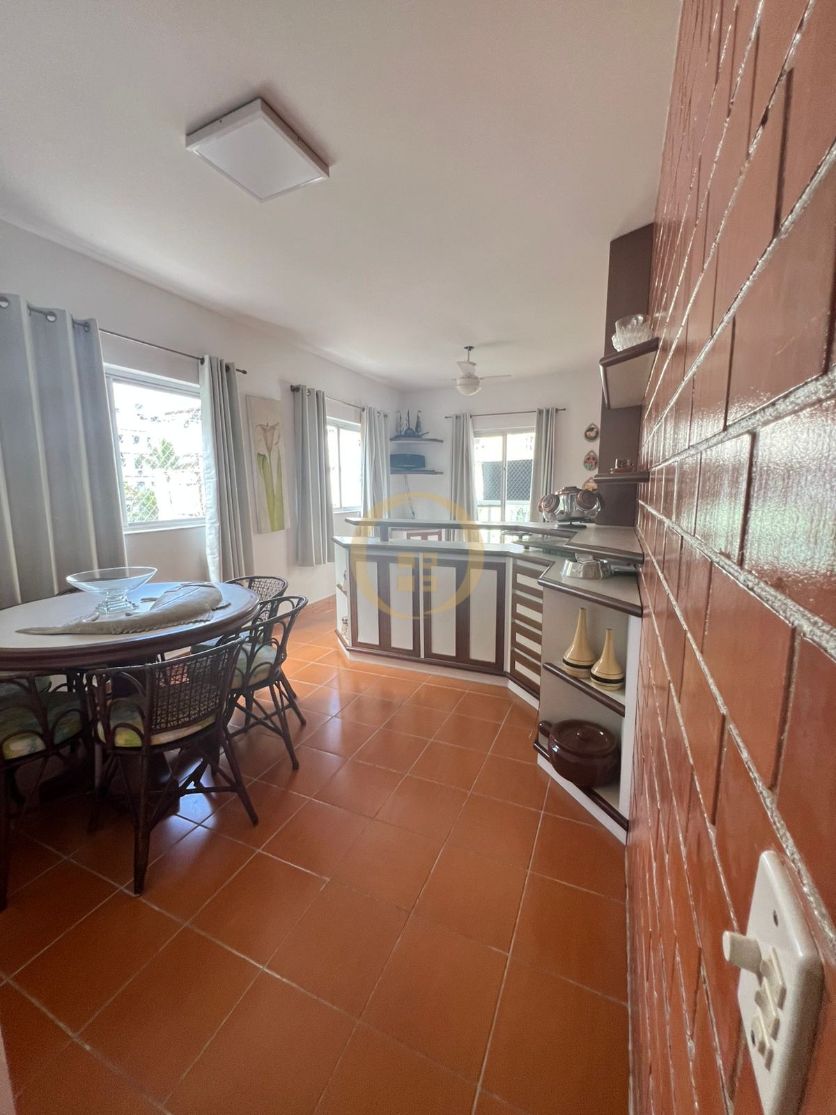 Apartamento na Praia da Enseada, Guarujá - SP