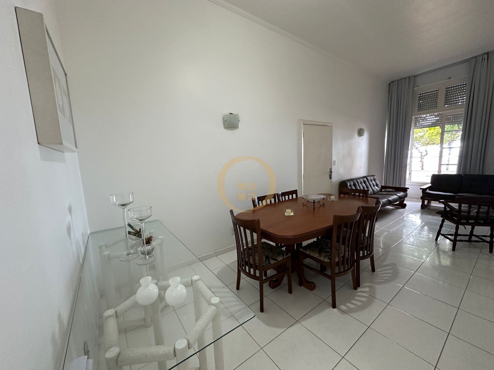 Apartamento Frente ao Mar nas Pitangueiras, Guarujá - SP