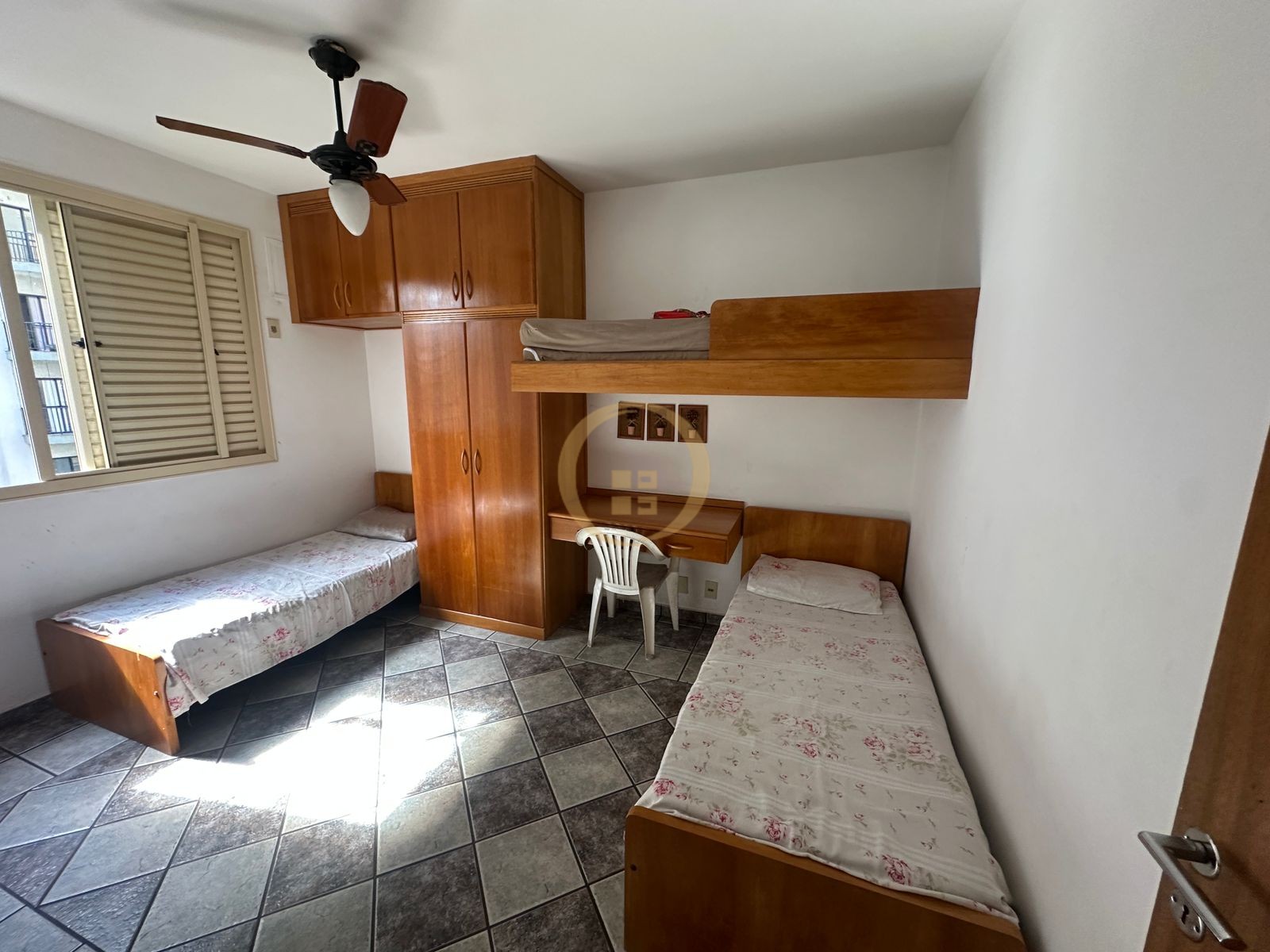Apartamento na Praia da Enseada, Guarujá - SP