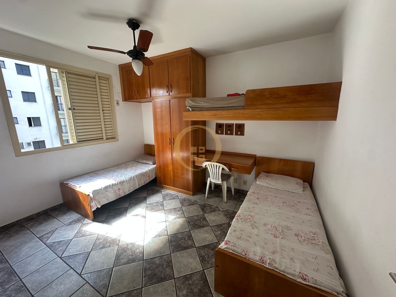 Apartamento na Praia da Enseada, Guarujá - SP