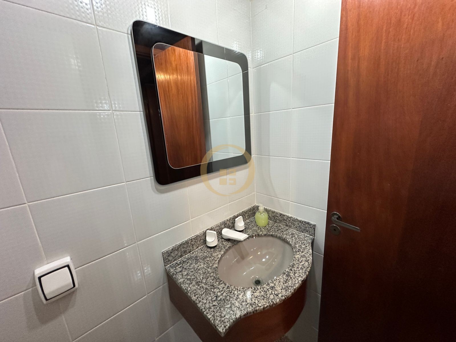 Apartamento Frente ao Mar nas Pitangueiras, Guarujá - SP
