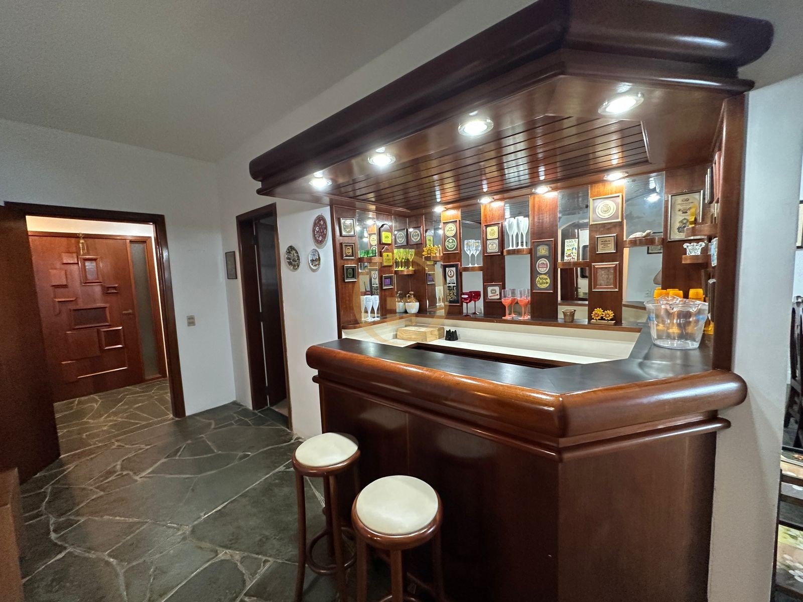 Apartamento Frente ao Mar nas Pitangueiras, Guarujá - SP