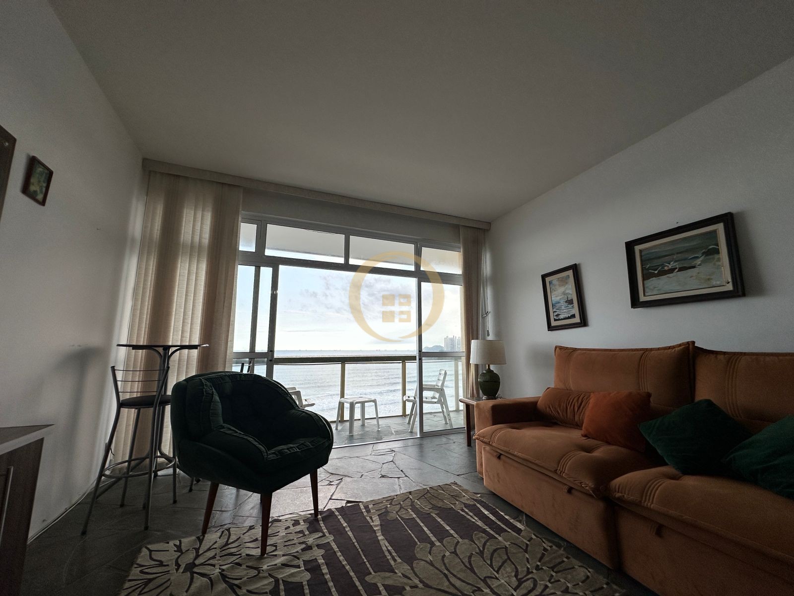 Apartamento Frente ao Mar nas Pitangueiras, Guarujá - SP