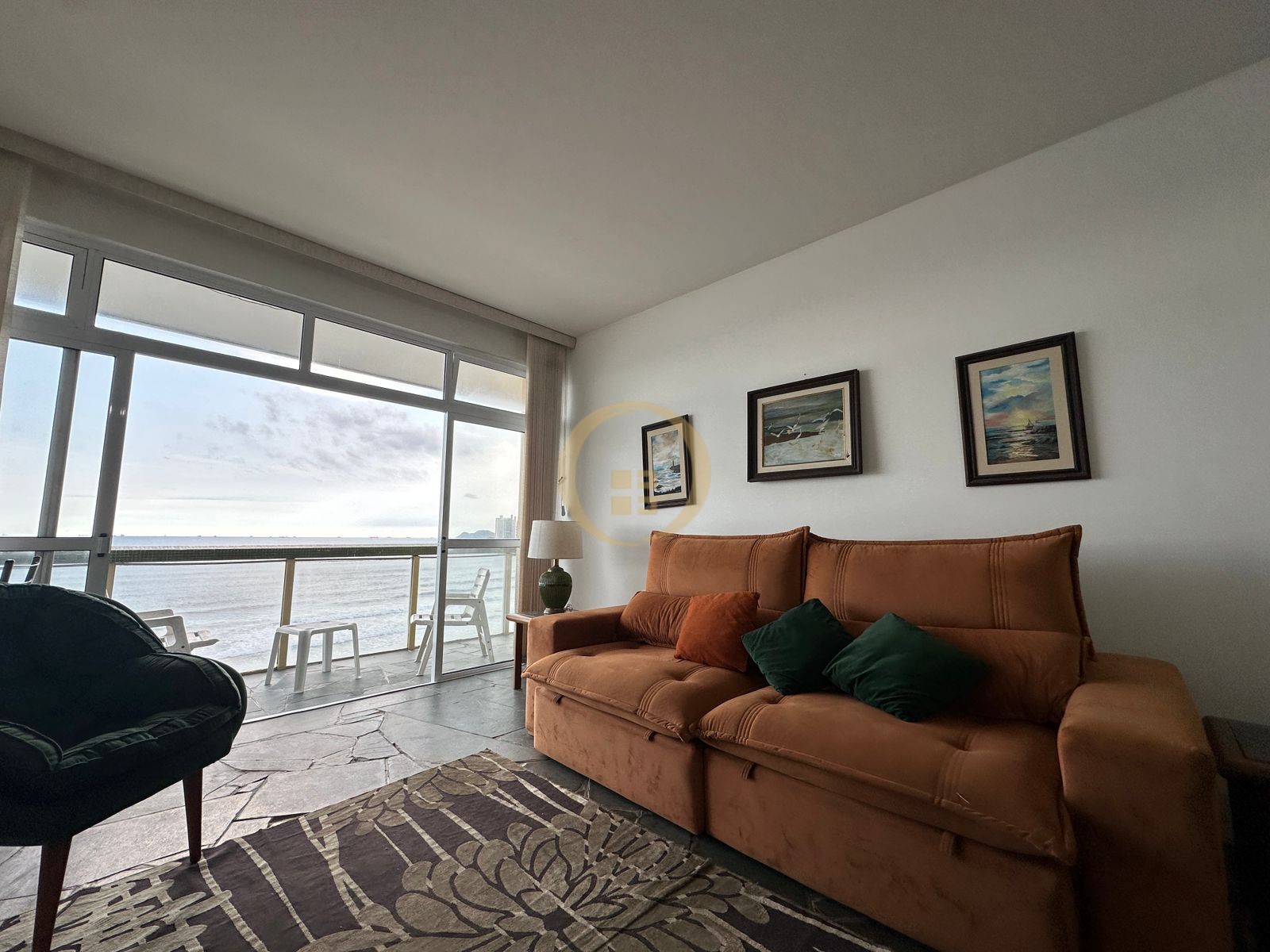 Apartamento Frente ao Mar nas Pitangueiras, Guarujá - SP