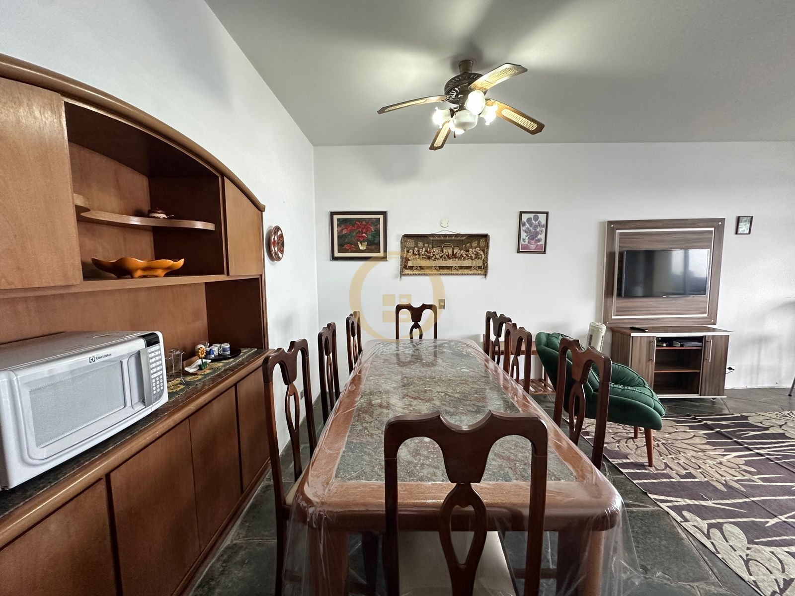 Apartamento Frente ao Mar nas Pitangueiras, Guarujá - SP