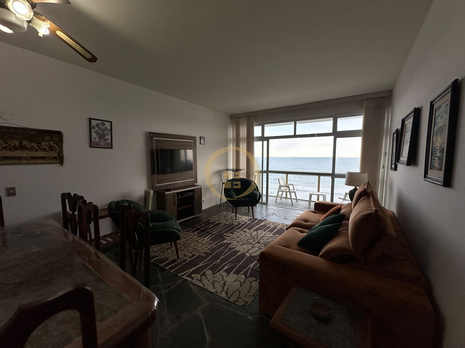 Apartamento Frente ao Mar nas Pitangueiras, Guarujá - SP