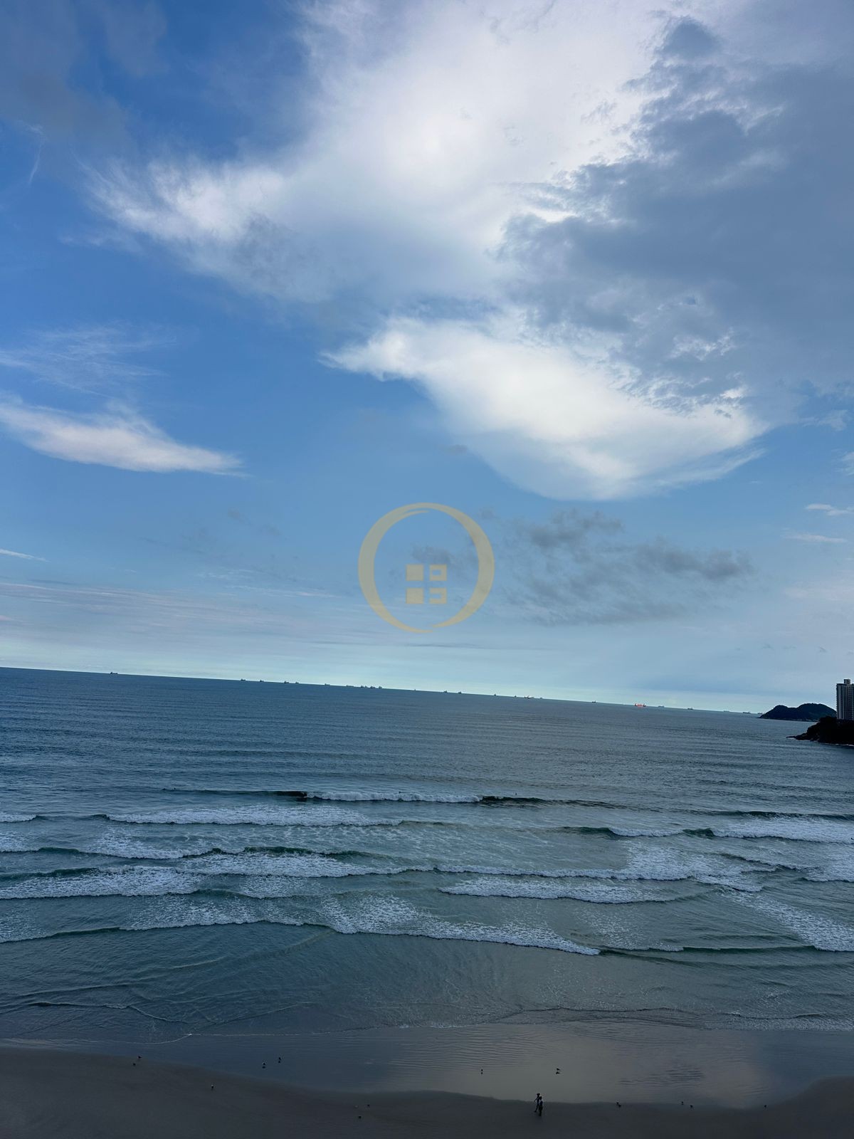 Apartamento Frente ao Mar nas Pitangueiras, Guarujá - SP