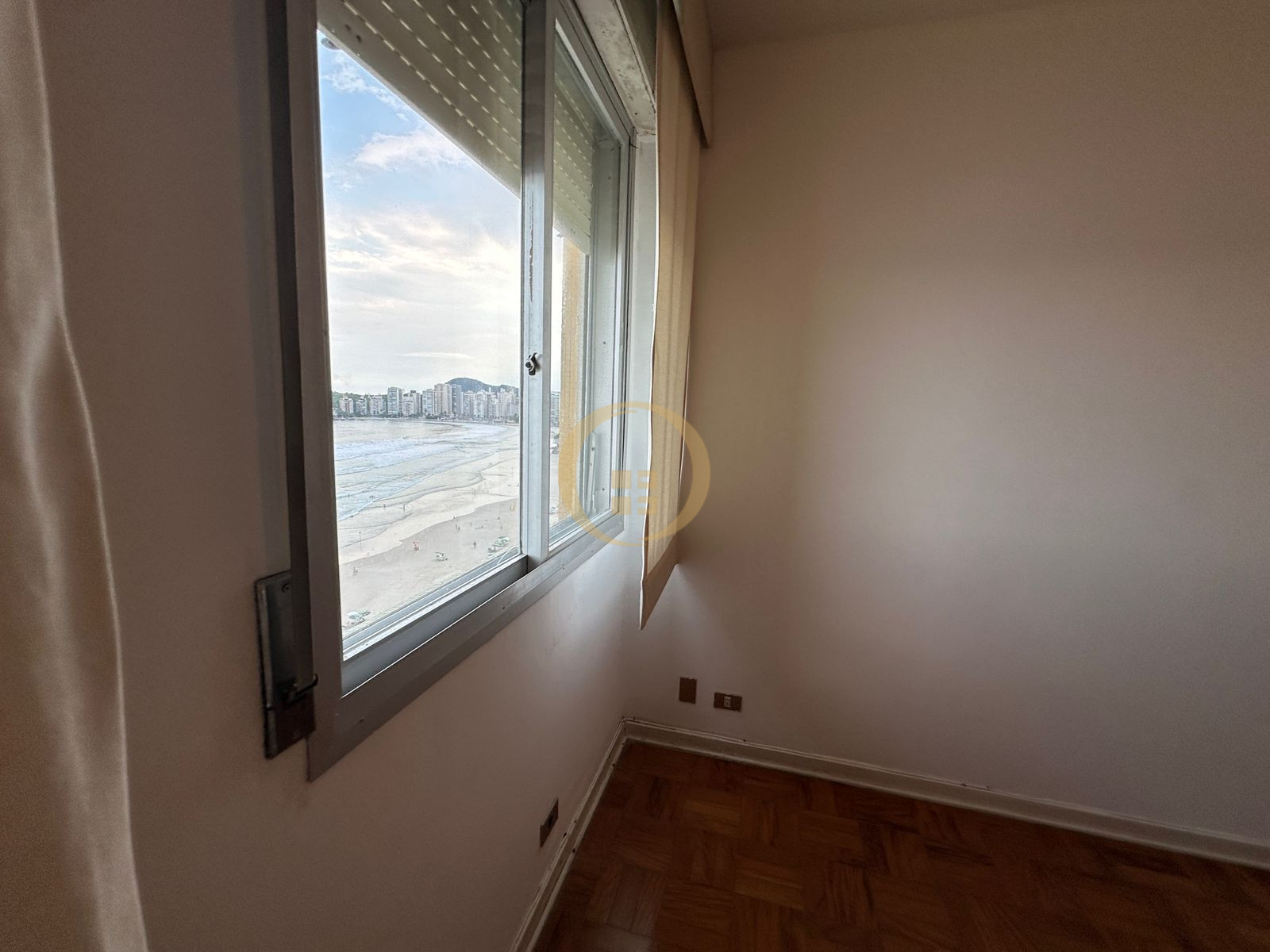 Apartamento Frente ao Mar nas Pitangueiras, Guarujá - SP