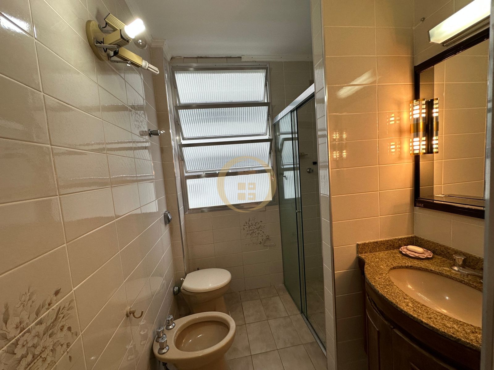 Apartamento Frente ao Mar nas Pitangueiras, Guarujá - SP
