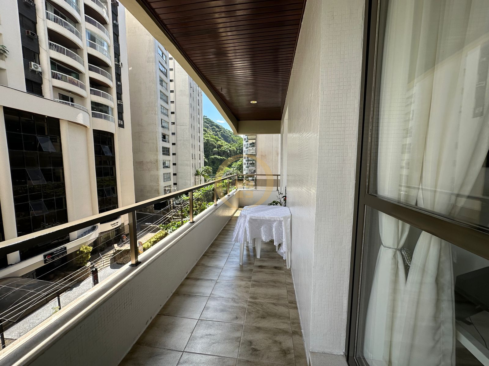 Apartamento, Praia da Pitangueiras, Guarujá - SP