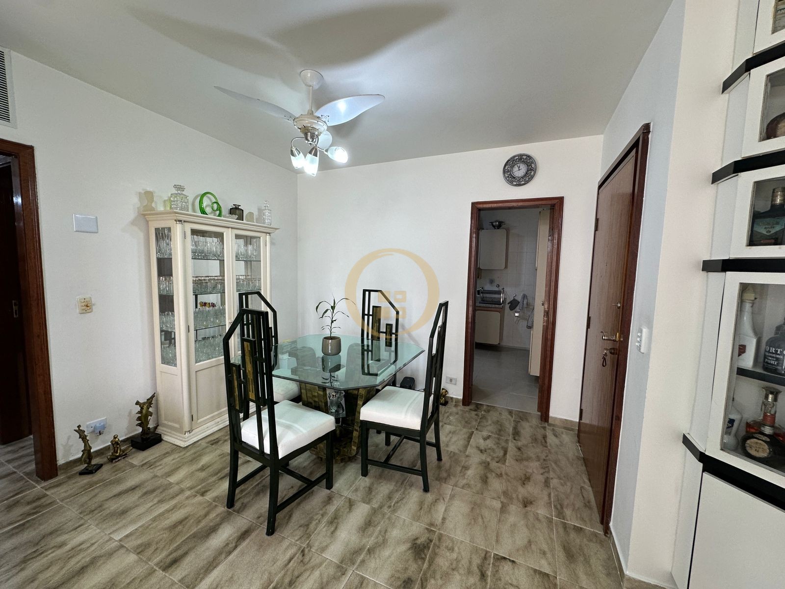 Apartamento, Praia da Pitangueiras, Guarujá - SP