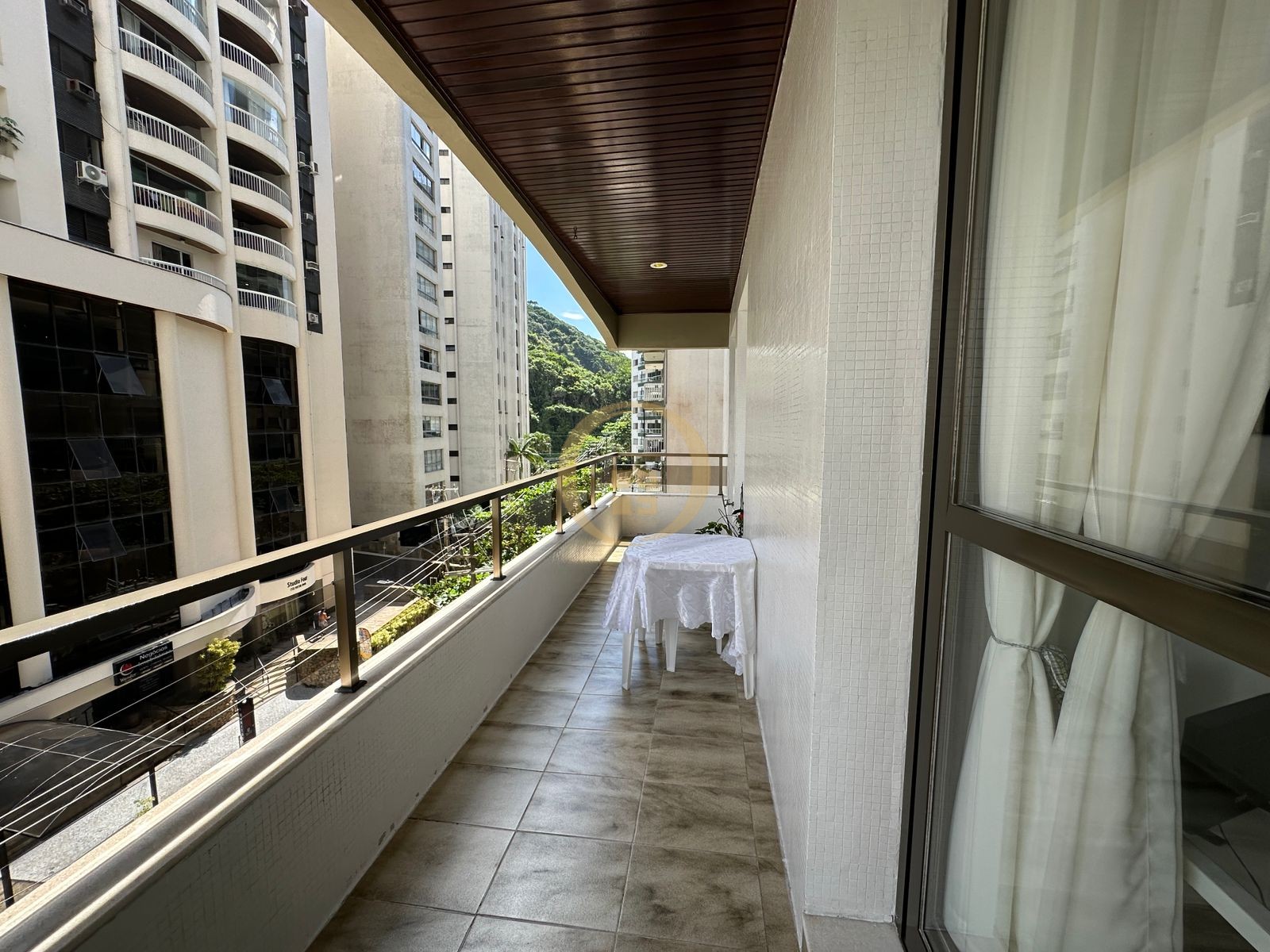 Apartamento, Praia da Pitangueiras, Guarujá - SP