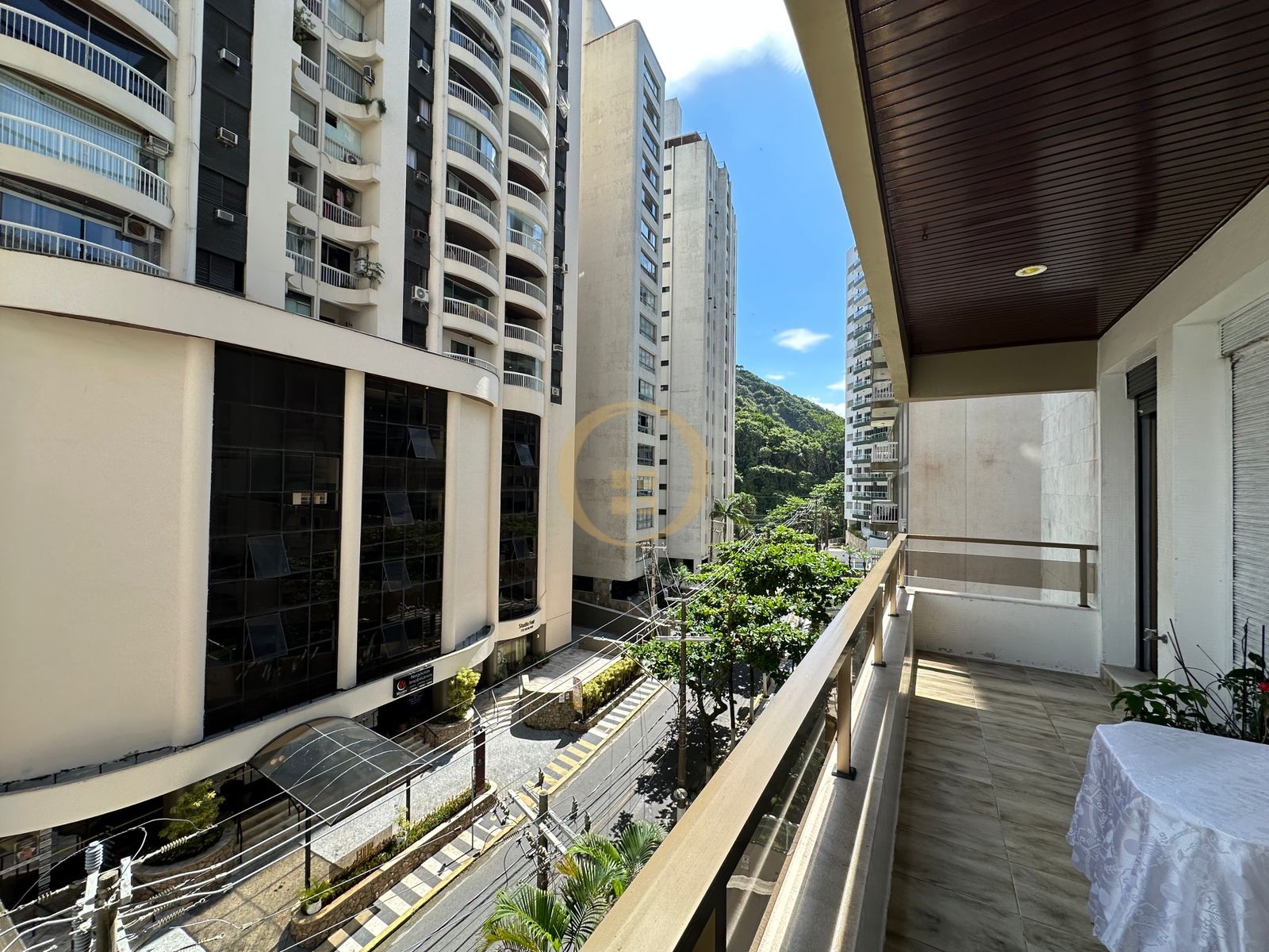 Apartamento, Praia da Pitangueiras, Guarujá - SP