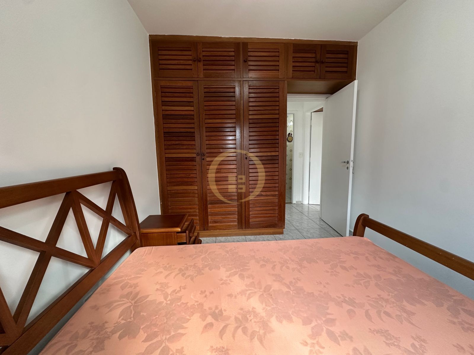 Apartamento na Praia da Pitangueiras, Guarujá-SP