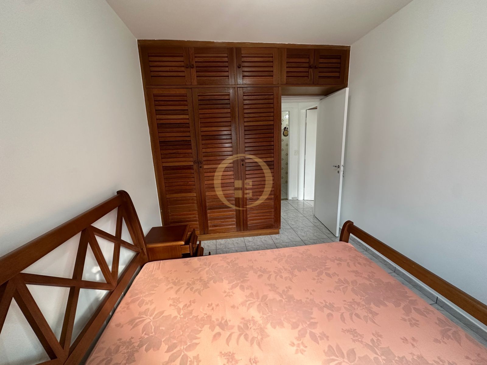 Apartamento na Praia da Pitangueiras, Guarujá-SP