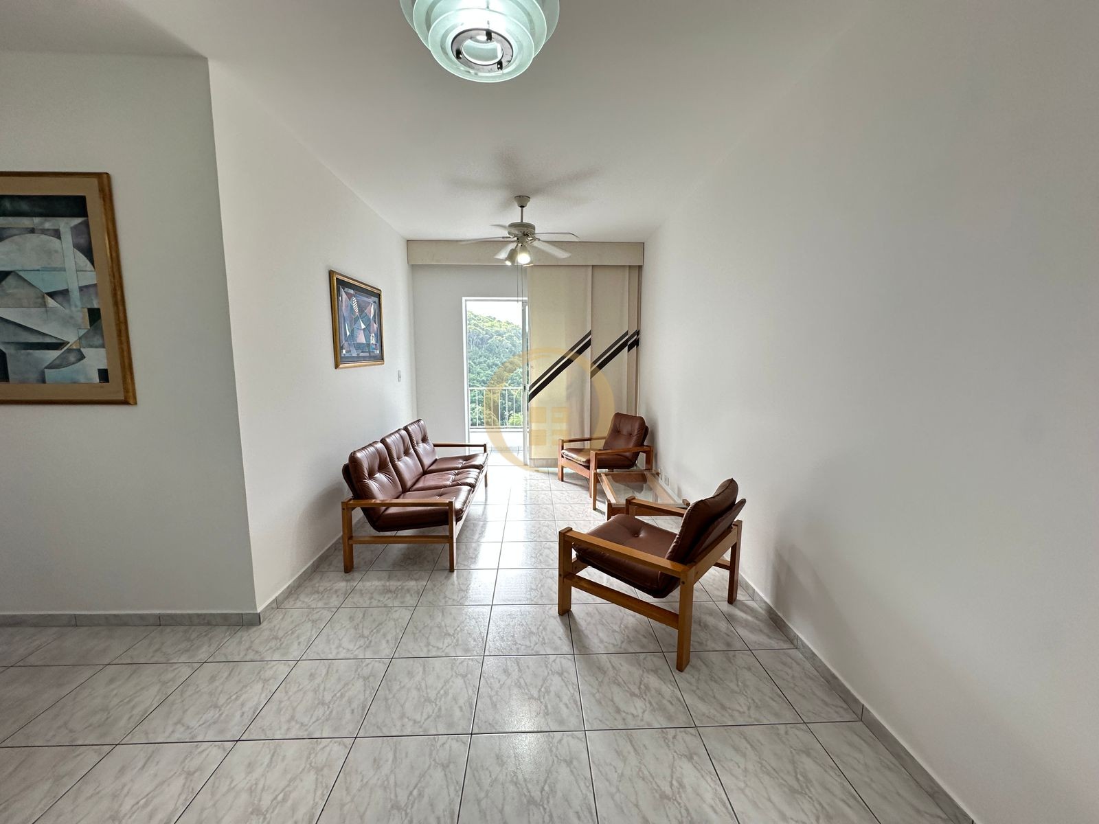 Apartamento na Praia da Pitangueiras, Guarujá-SP