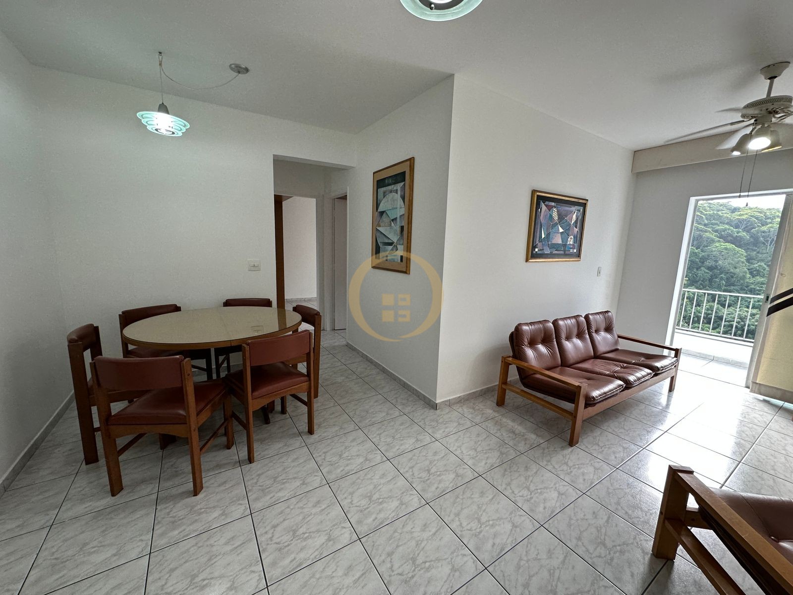 Apartamento na Praia da Pitangueiras, Guarujá-SP