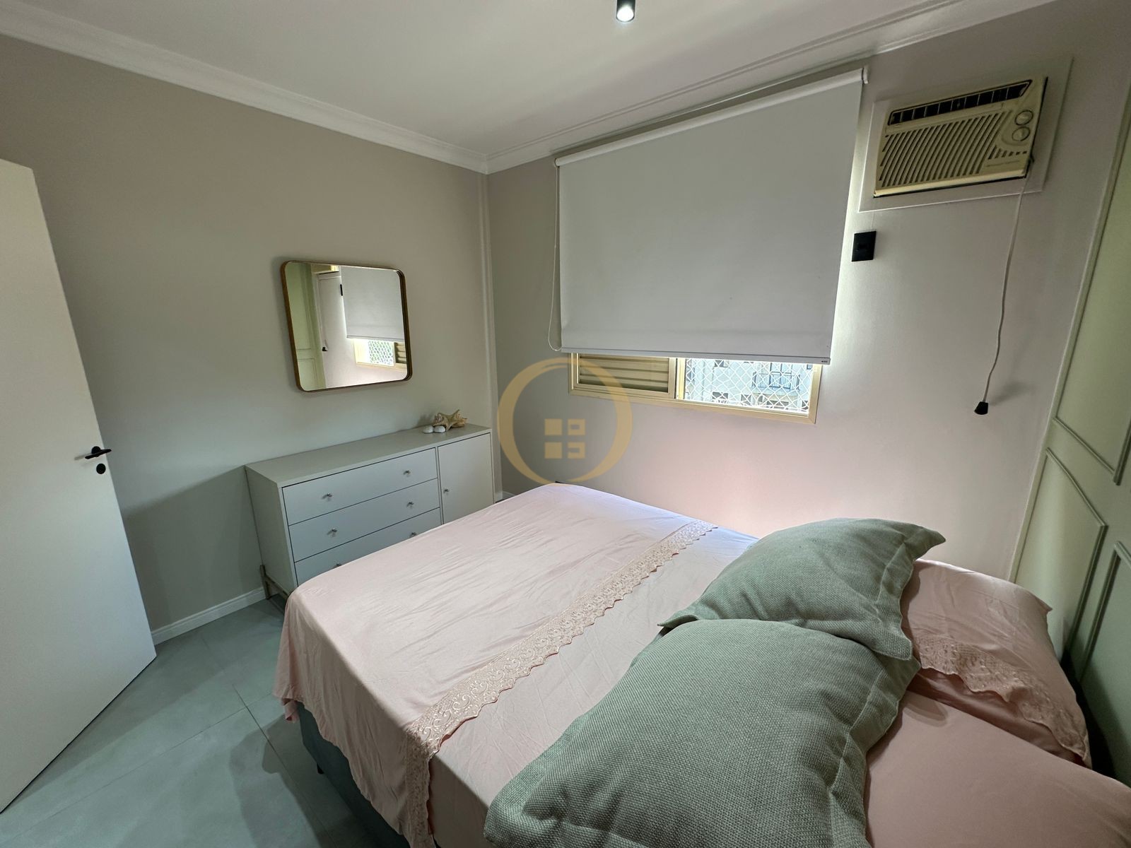 Apartamento na Praia da Enseada, Guarujá - SP