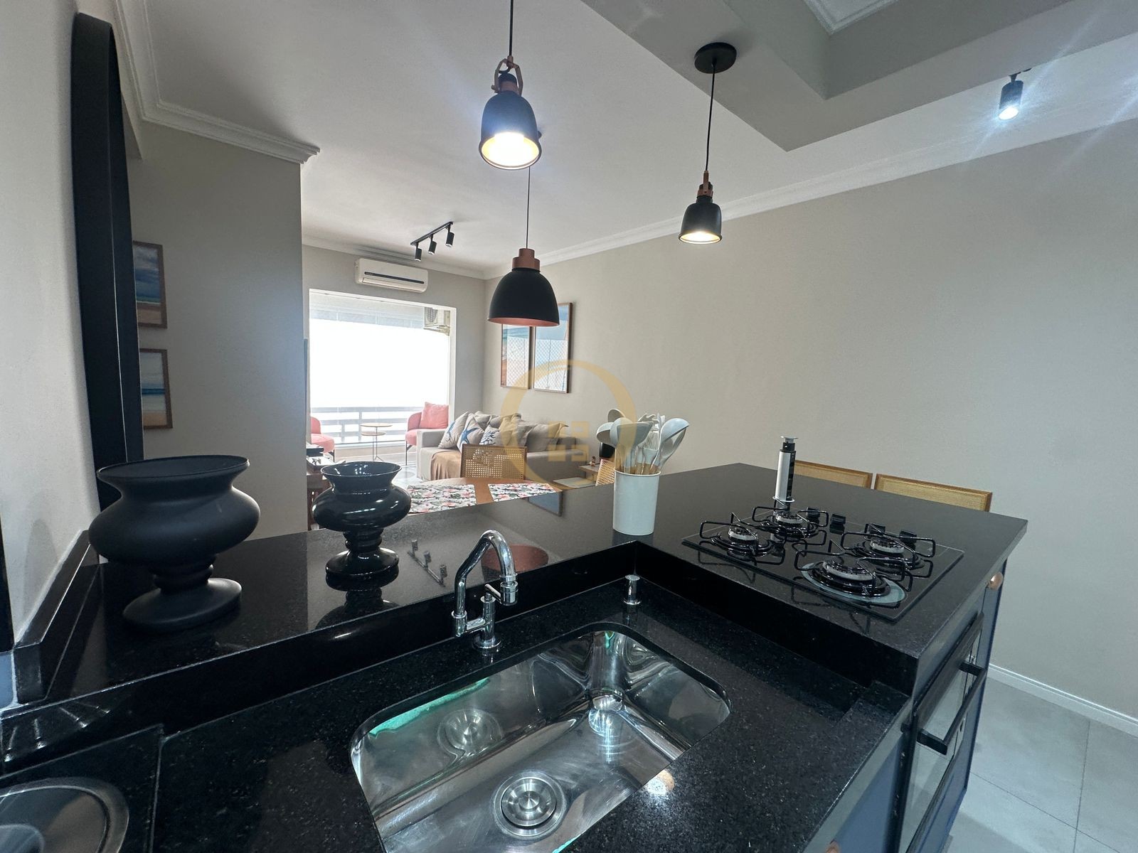 Apartamento na Praia da Enseada, Guarujá - SP