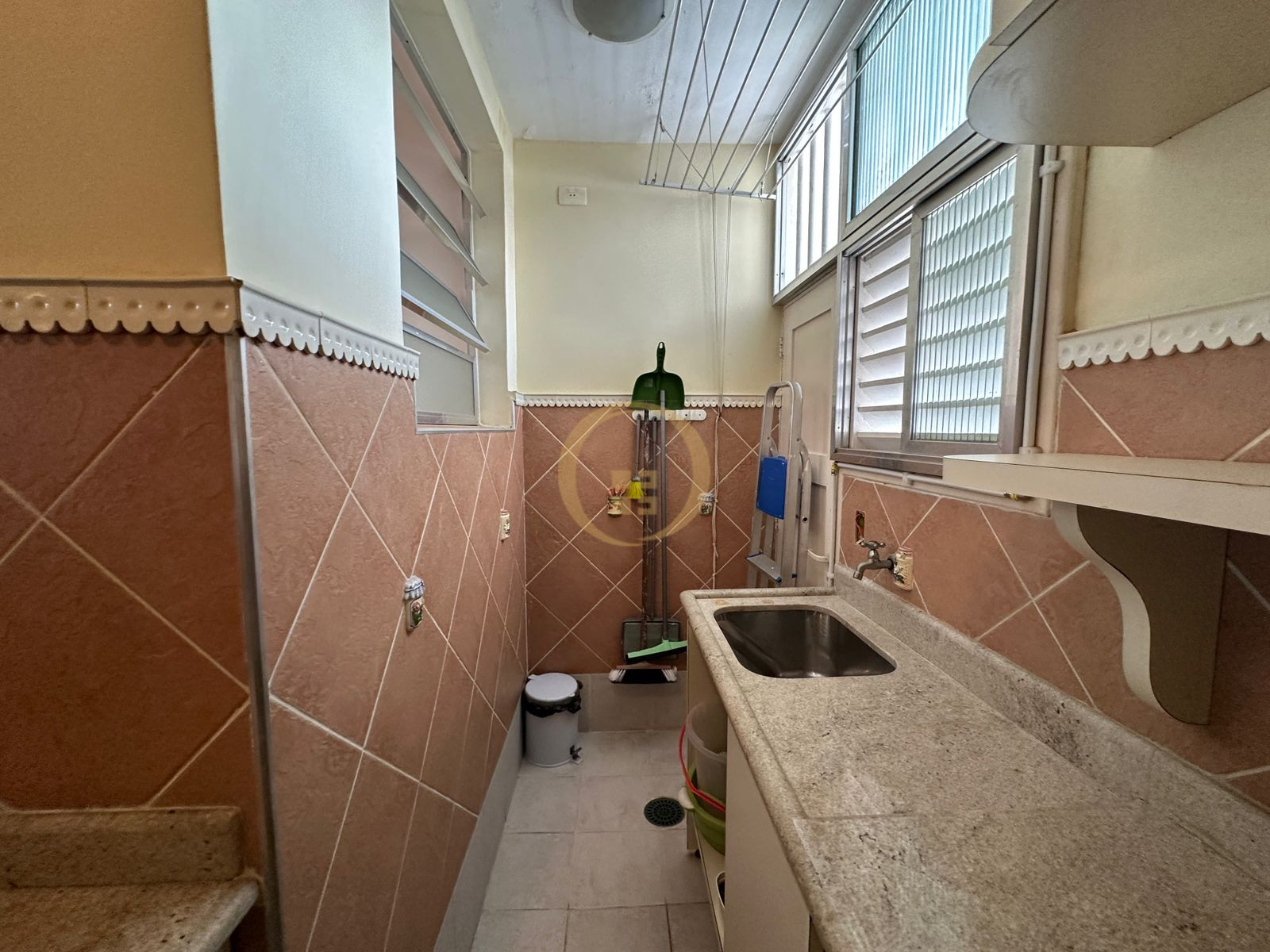 Apartamento-2-dormitorios-Pitangueiras
