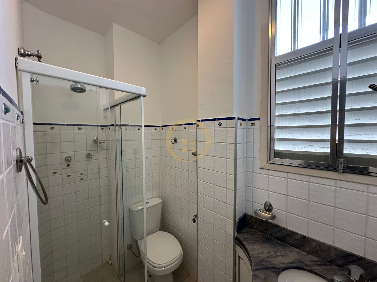 Apartamento à 100 Metros da Praia da Pitangueiras, Guarujá-S