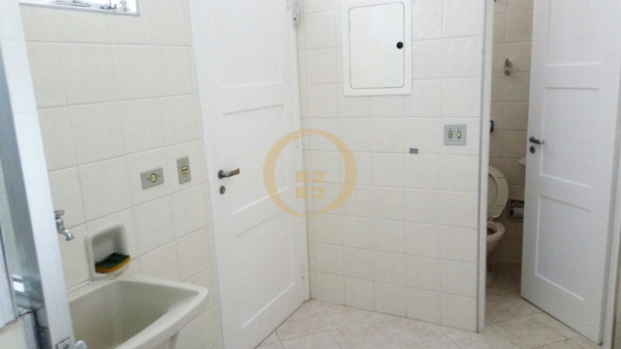Apartamento Frente ao Mar nas Pitangueiras, Guarujá - SP