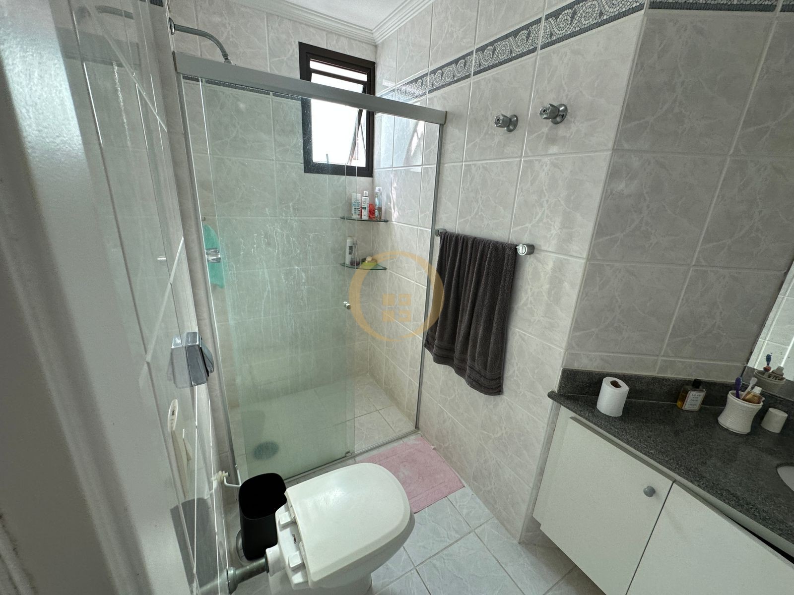 Apartamento na Praia da Pitangueiras, Guarujá - SP