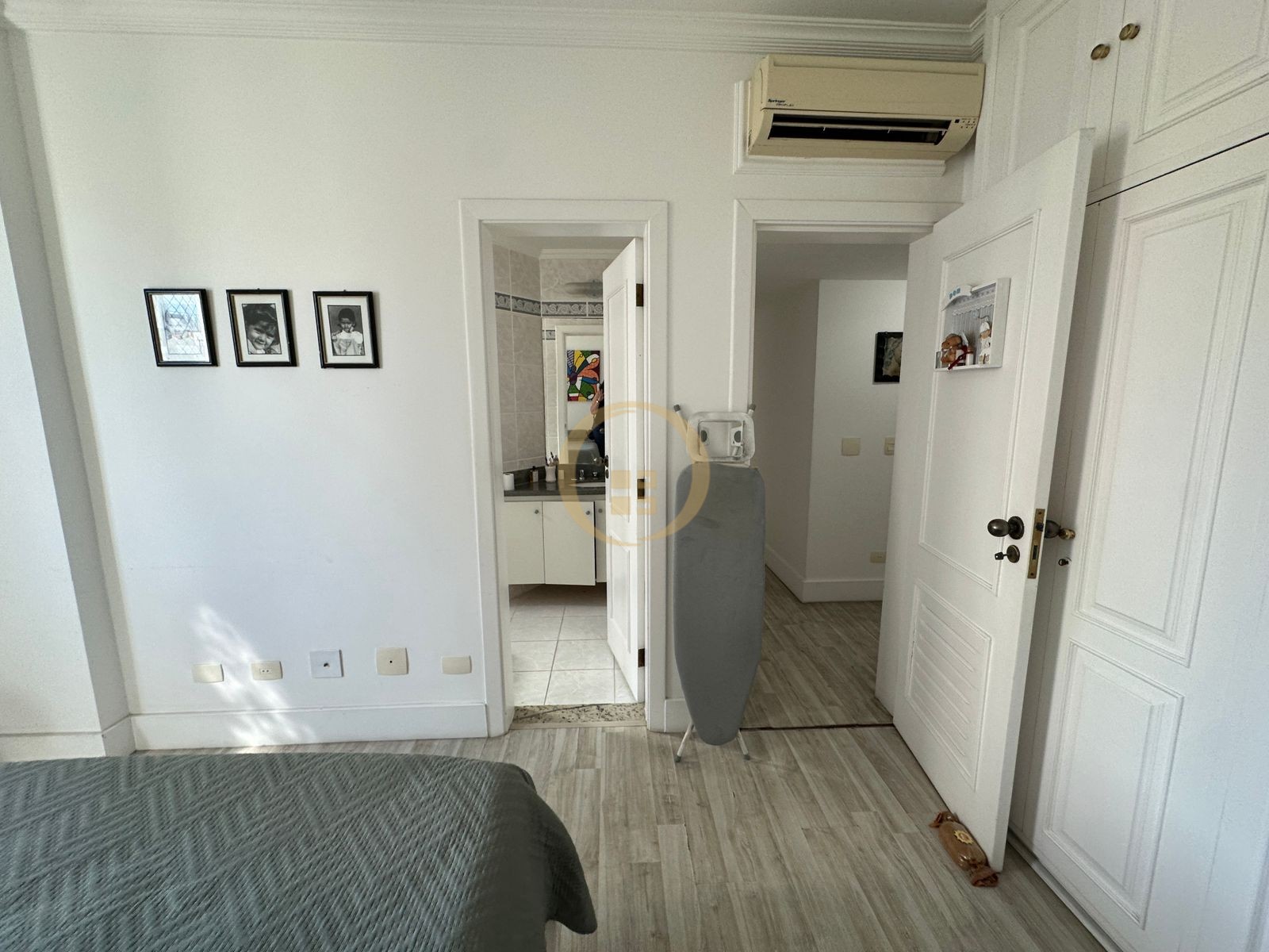 Apartamento na Praia da Pitangueiras, Guarujá - SP
