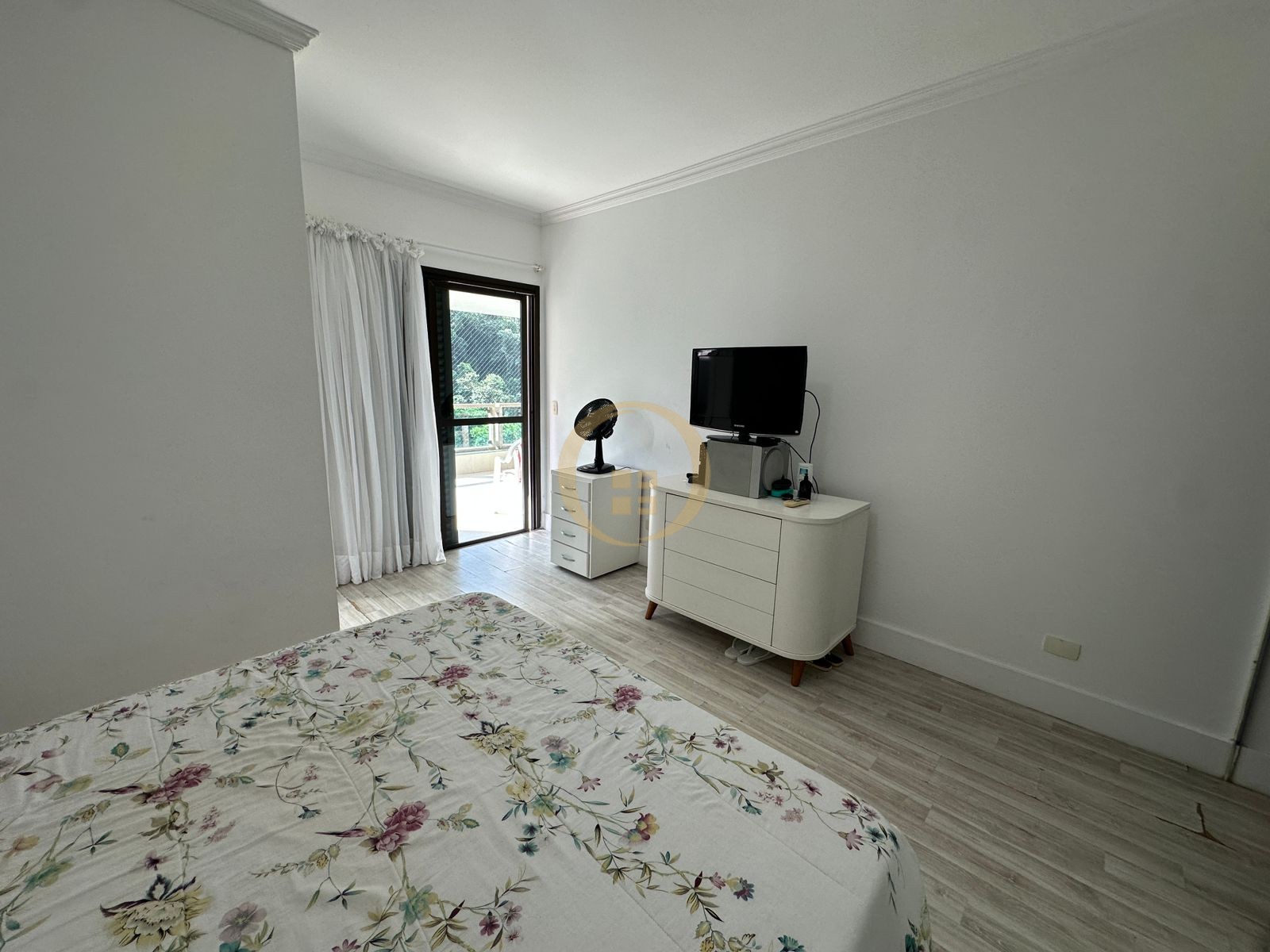 Apartamento na Praia da Pitangueiras, Guarujá - SP