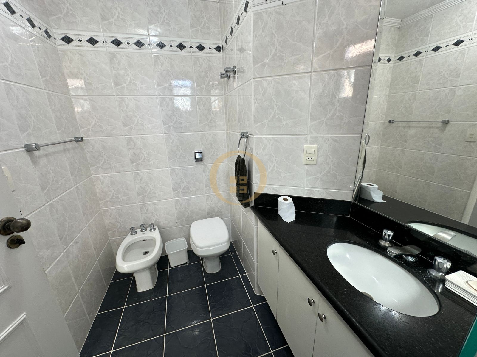 Apartamento na Praia da Pitangueiras, Guarujá - SP