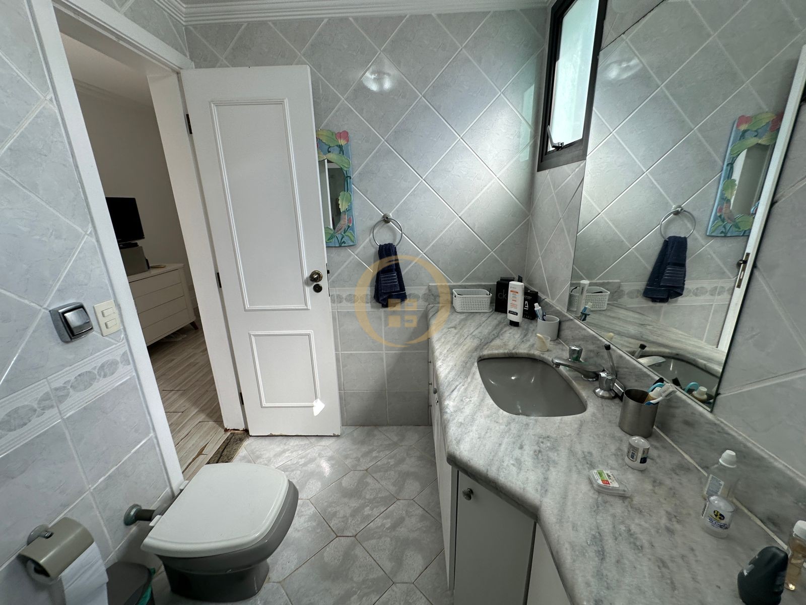 Apartamento na Praia da Pitangueiras, Guarujá - SP