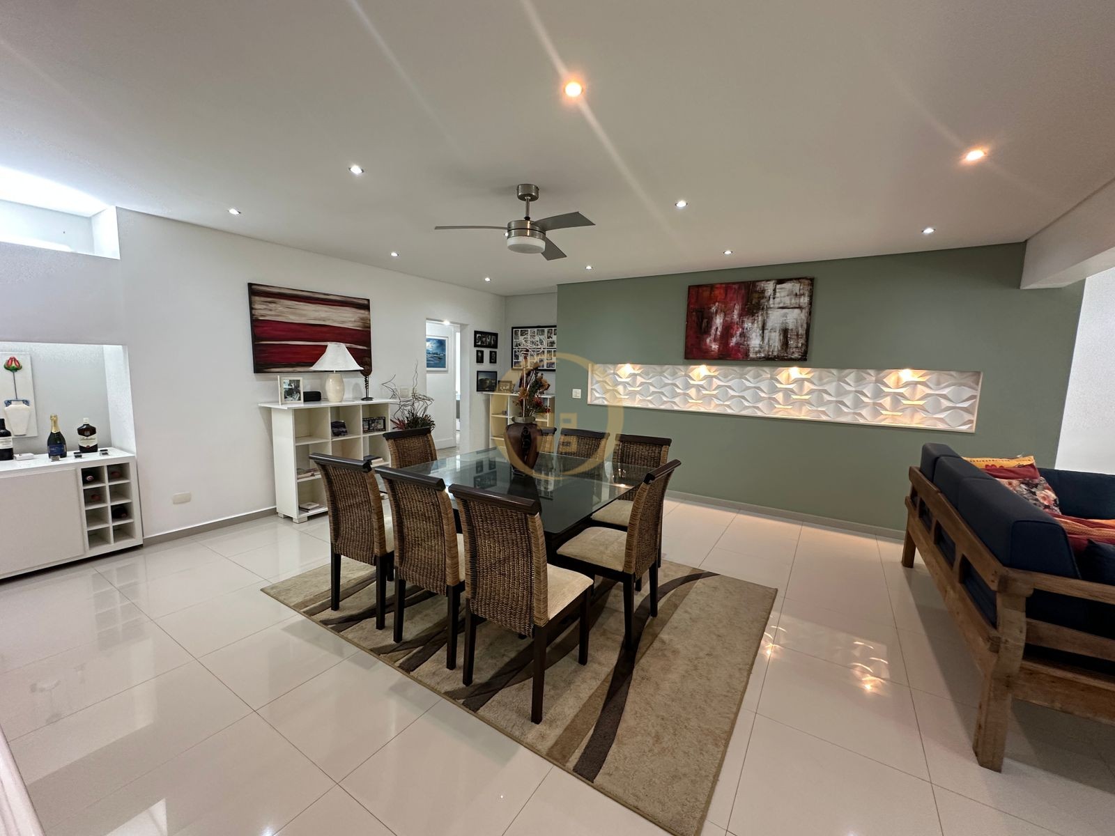 Apartamento na Praia da Pitangueiras, Guarujá - SP